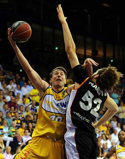 更是一场由 更是一场由