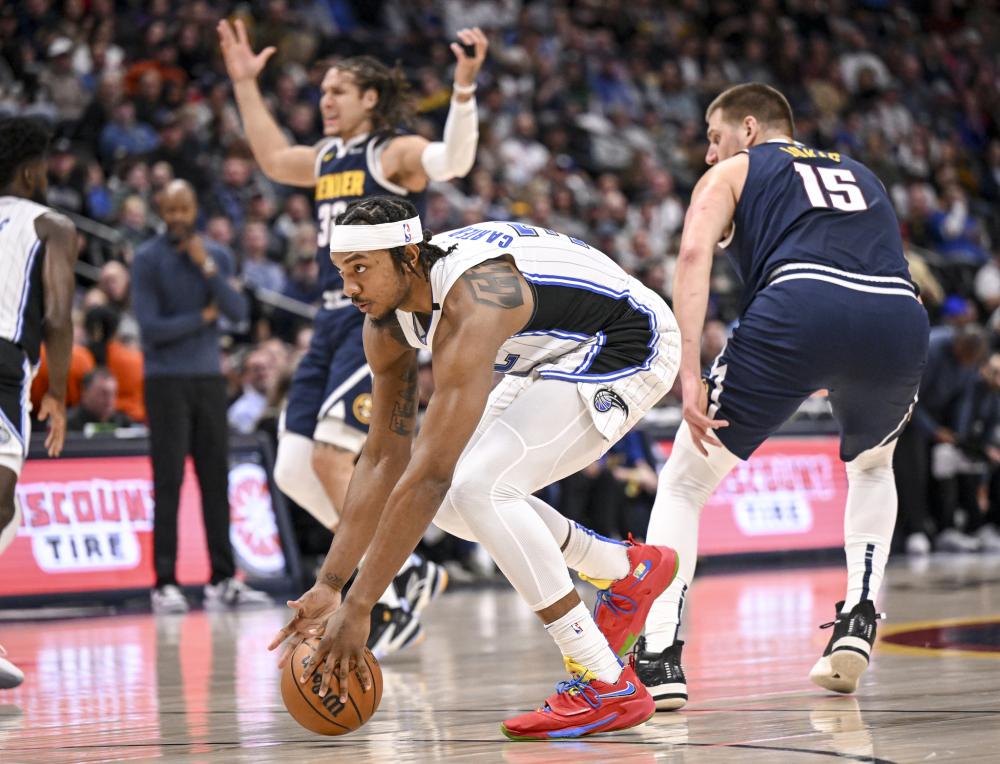 并准确传中 并准确传中